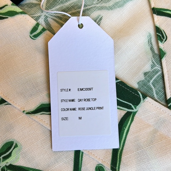 NWT Emily McCarthy Day Robe Top, Rose Jungle Print, Size Medium, pink & green - Picture 4 of 8